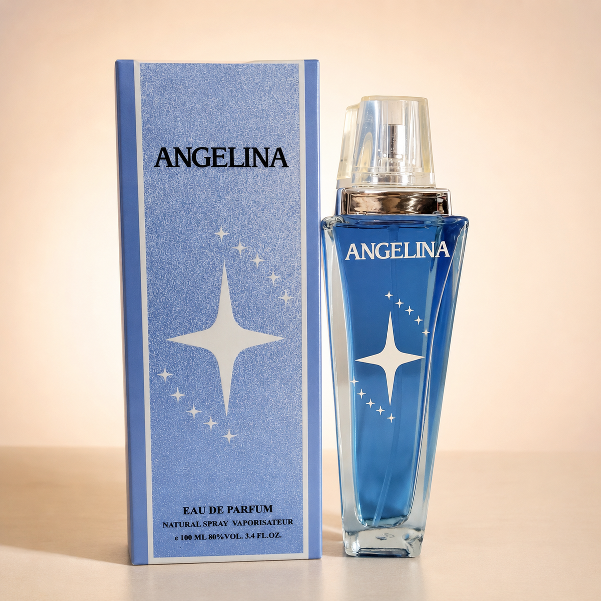 Angelina Eau de Parfum sobre fondo rosa nude, blanco y beige