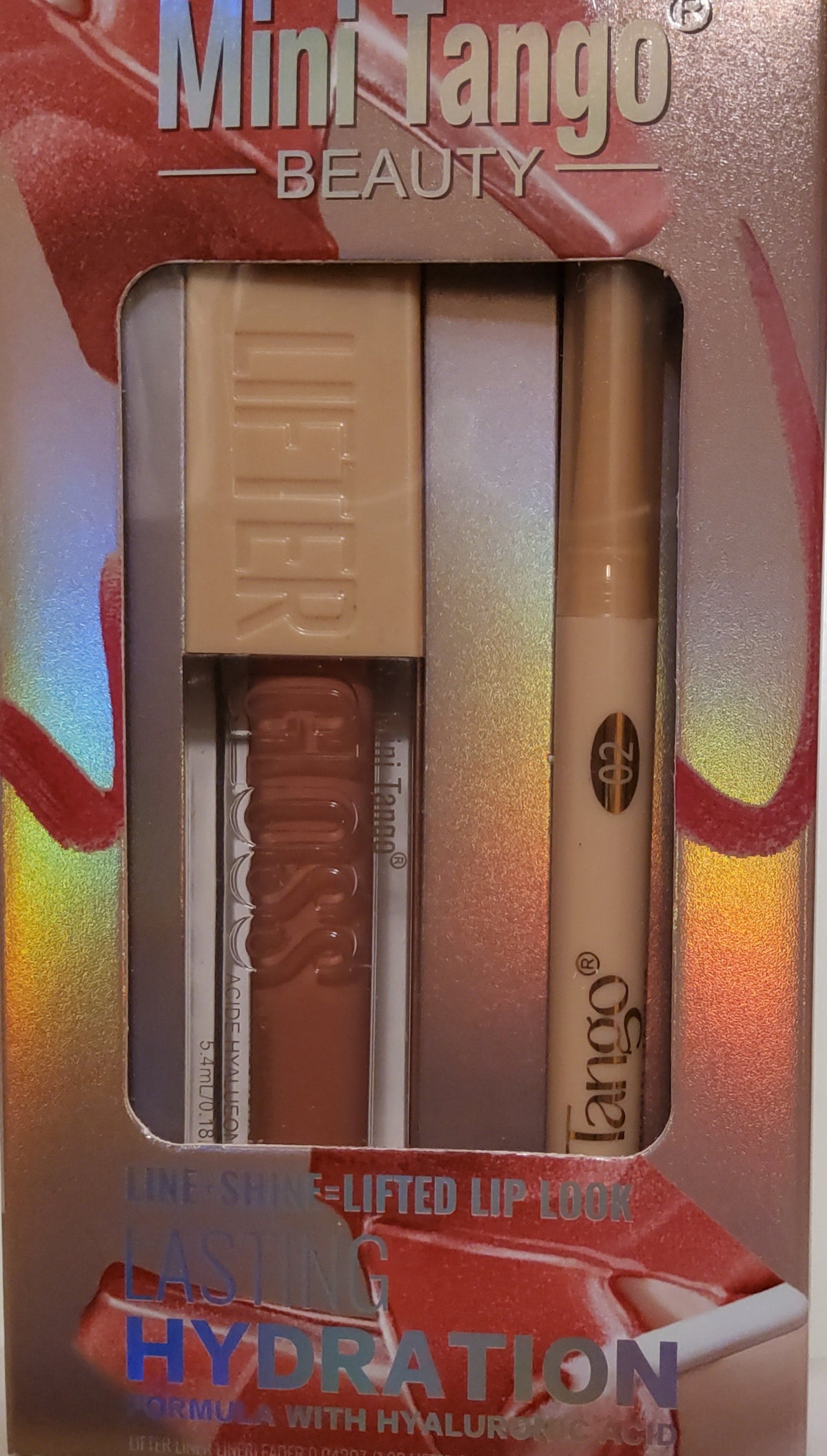 Make it a comb line +shine lifted lip look