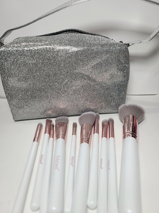 Set de Brochas con Cartera Plateada