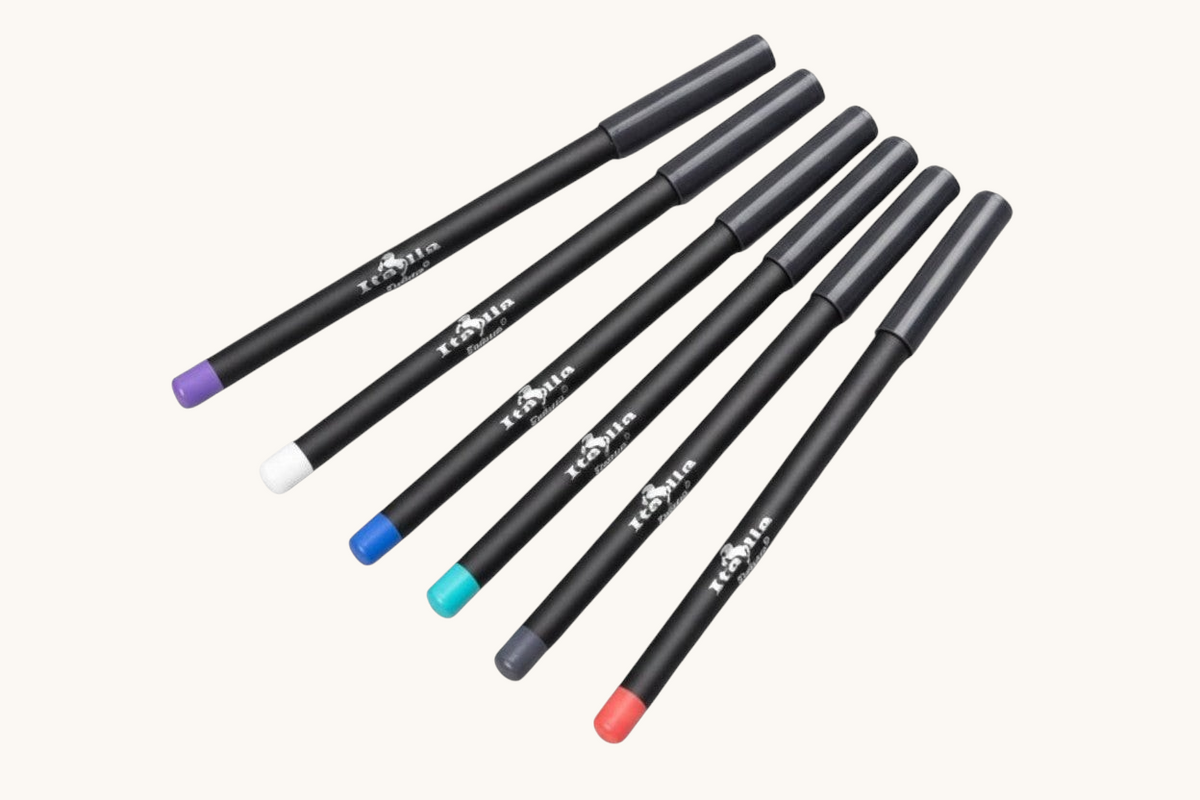 Accesorios by Alexsa Italia Deluxe lip liner pencils in assorted vibrant colours with black casings