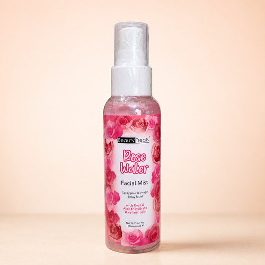 Agua de Rosas sobre fondo rosa nude, blanco y beige