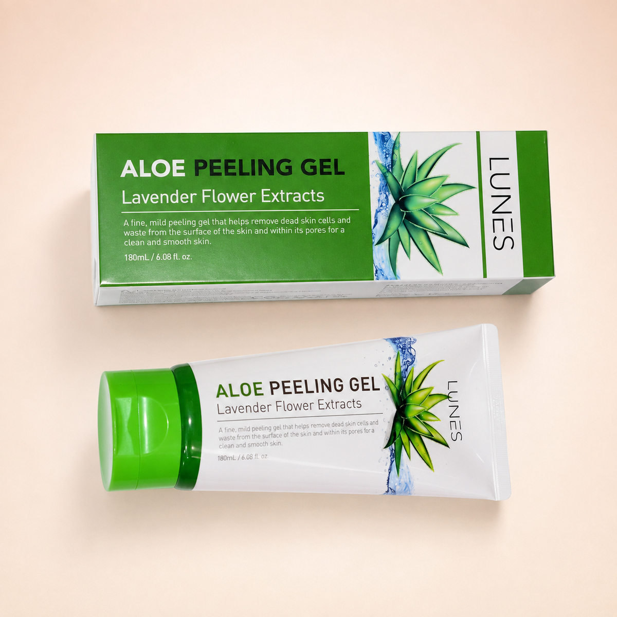 Aloe Peeling Gel con extracto de lavanda sobre fondo rosa nude, blanco y beige
