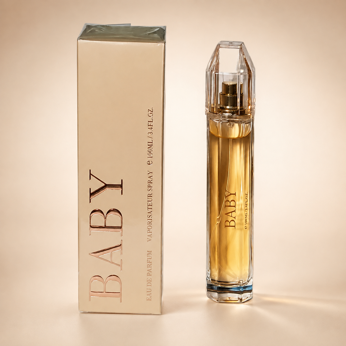 Baby Woman Perfume sobre fondo rosa nude, blanco y beige