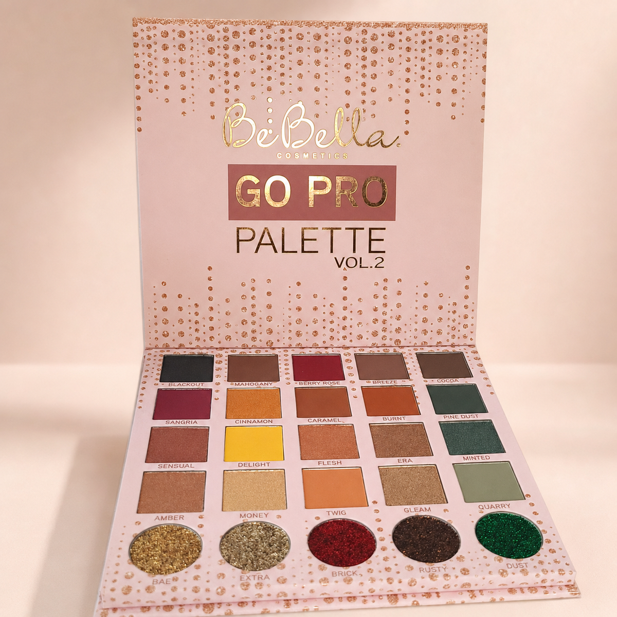 Be Bella Go Pro Palette en fondo rosa nude, blanco y beige
