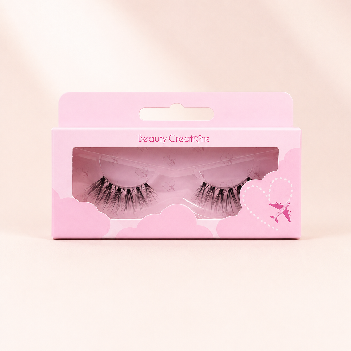 Beauty Creations Eyelash en fondo rosa nude, blanco y beige