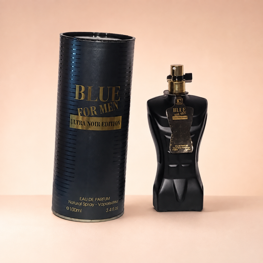Blue For Men Ultra Noir Edition con caja y frasco en fondo rosa nude, blanco y beige