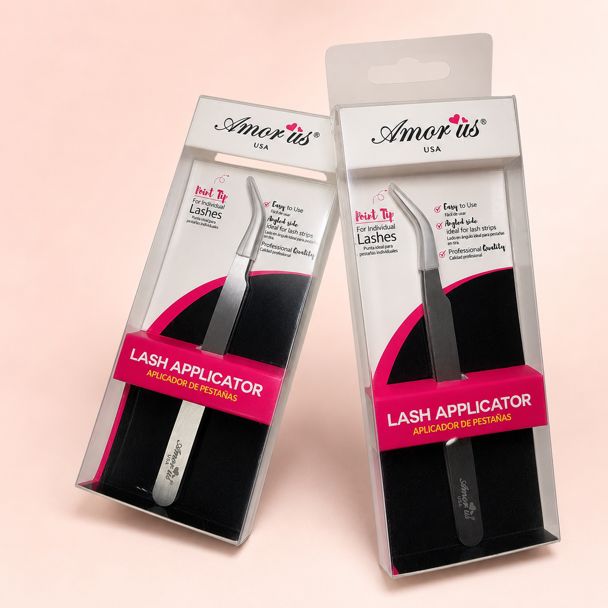 Lash Applicator Amorus sobre fondo rosa nude