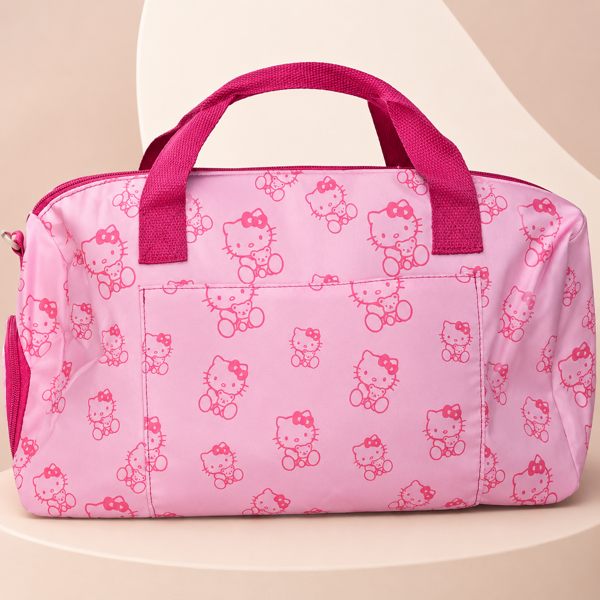 Mochila deportiva rosa con estampado de gatita sobre fondo rosa nude, blanco y beige
