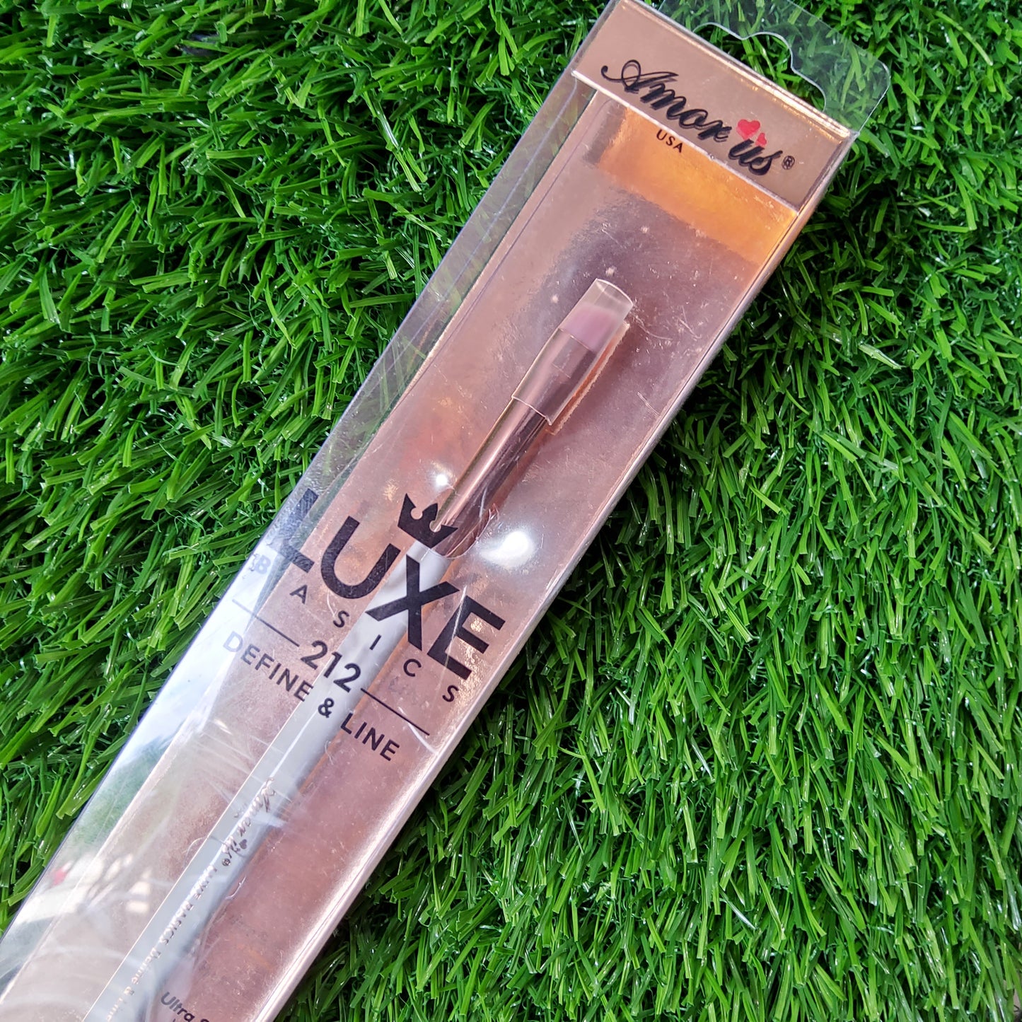 LUXE BASICS ANGLED EYE LINER-BROW BRUSH "212 DEFINE & LINE BRUSH" AMOR US