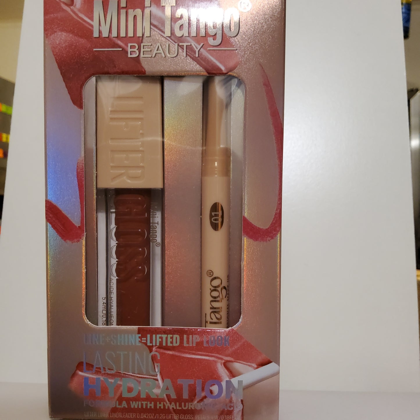 Make it a comb line +shine lifted lip look