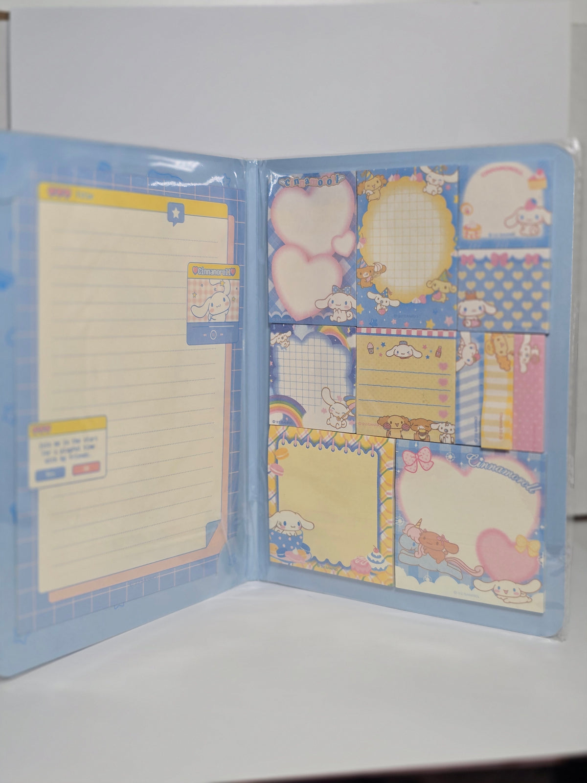 Set de Hojas y Notas con Diseño de Personajes